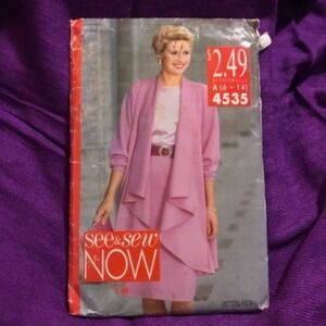 Butterick Sewing pattern 4535 Suit with flutter front